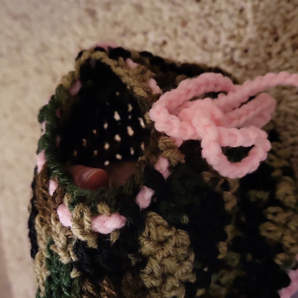NWOT Camo/pink matching human & dog 🐶fur baby hats! handmade crochet, new - Picture 10 of 10